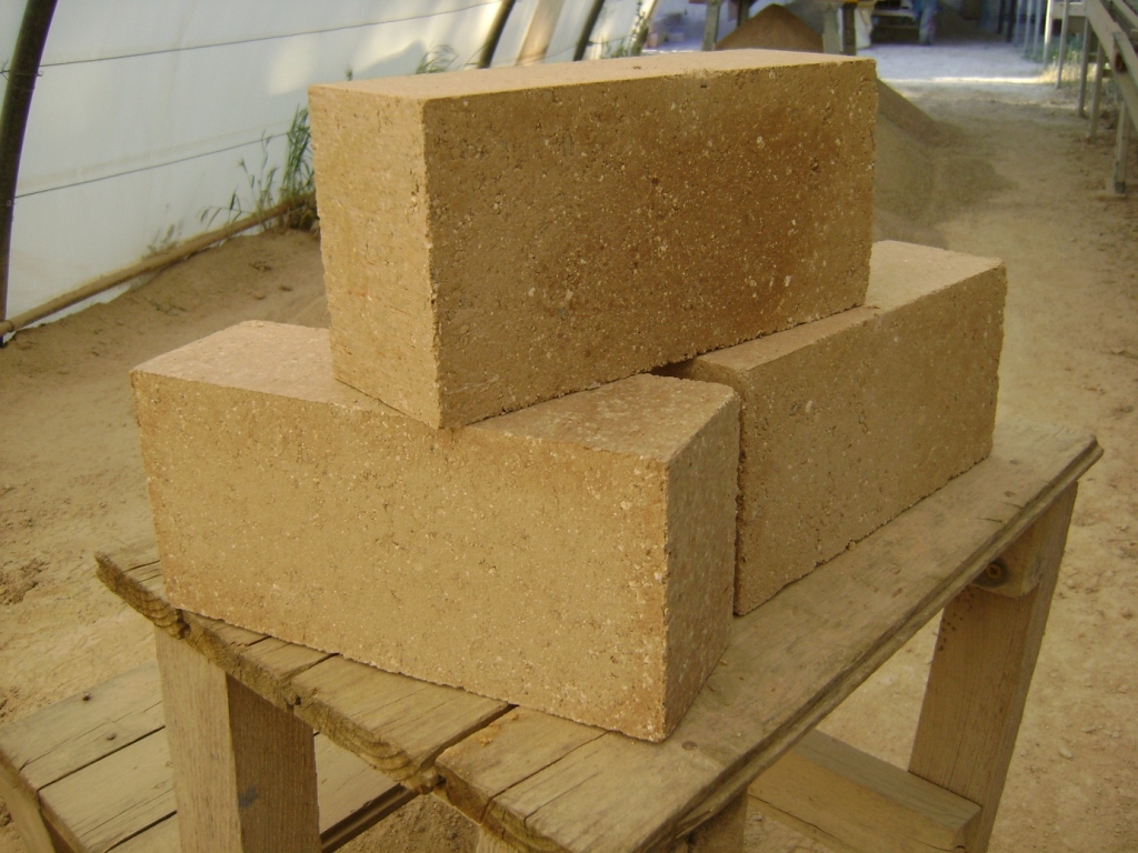 Brique de terre compressée utilisé dans les différentes constructions